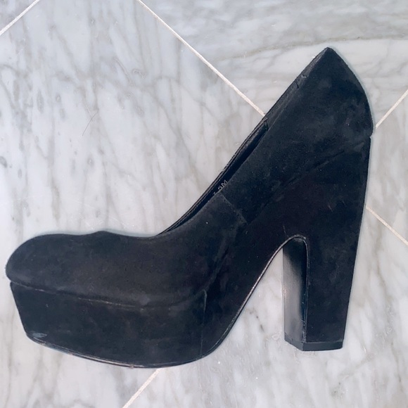 Dolce Vita Black Suede Heels - Picture 2 of 3
